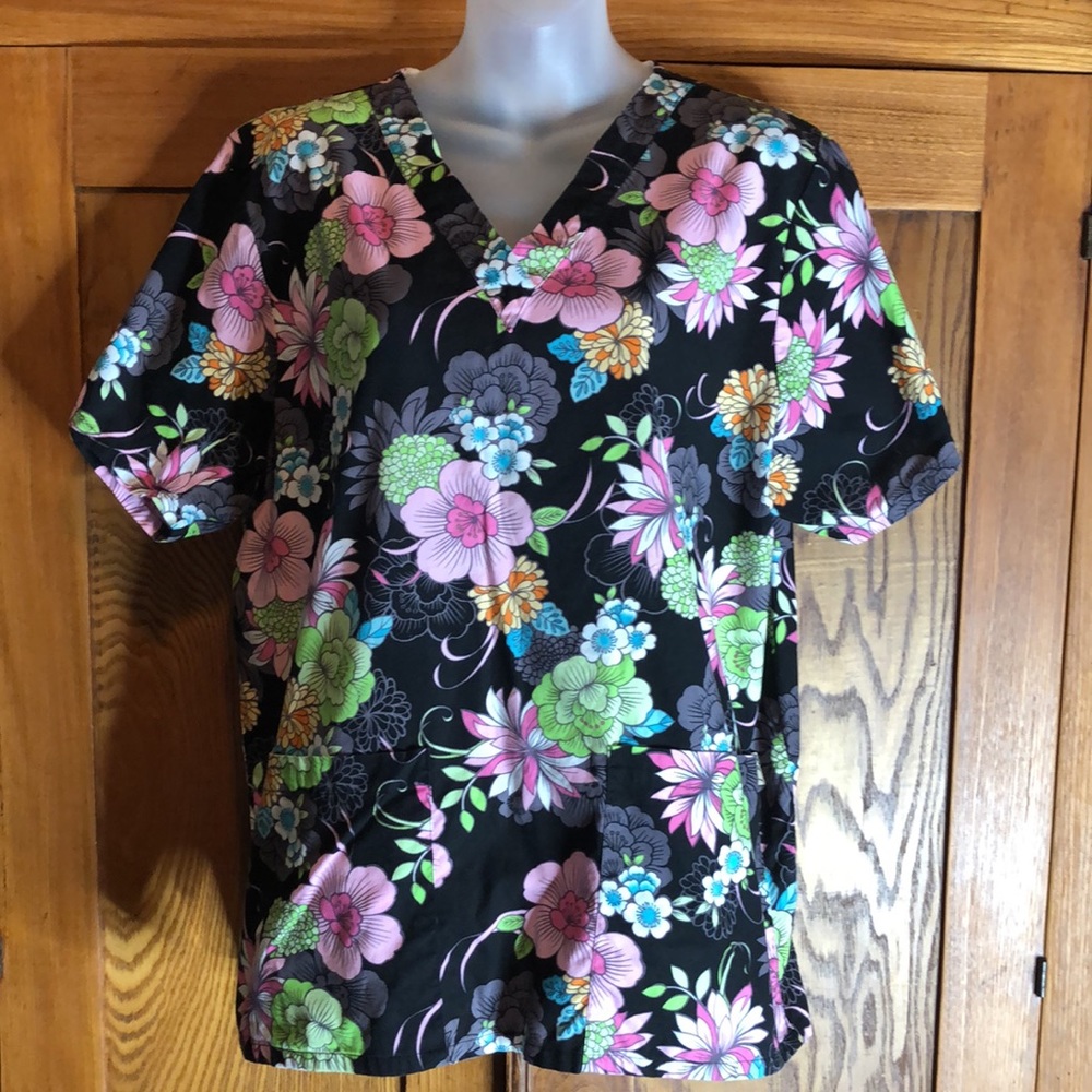 Scrub top size Large Tafford